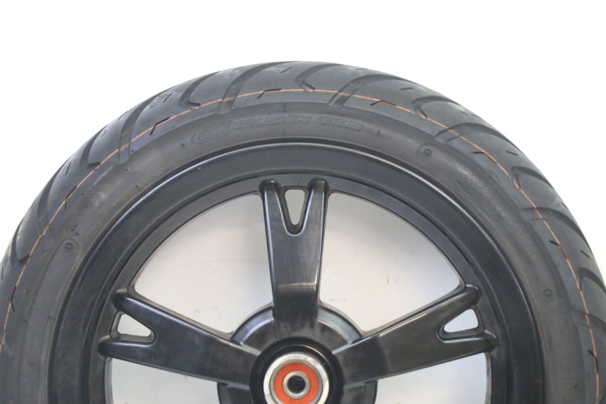 photo de CERCHIO ANTERIORE E PNEUMATICO PEUGEOT KISBEE 4T 50 (2018 - 2022)