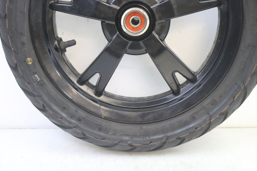photo de CERCHIO ANTERIORE E PNEUMATICO PEUGEOT KISBEE 4T 50 (2018 - 2022)