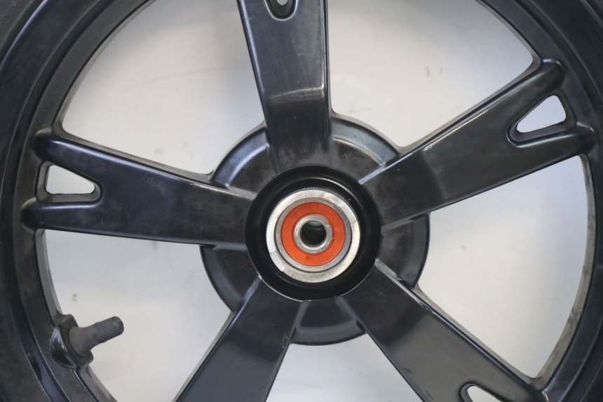photo de CERCHIO ANTERIORE E PNEUMATICO PEUGEOT KISBEE 4T 50 (2018 - 2022)