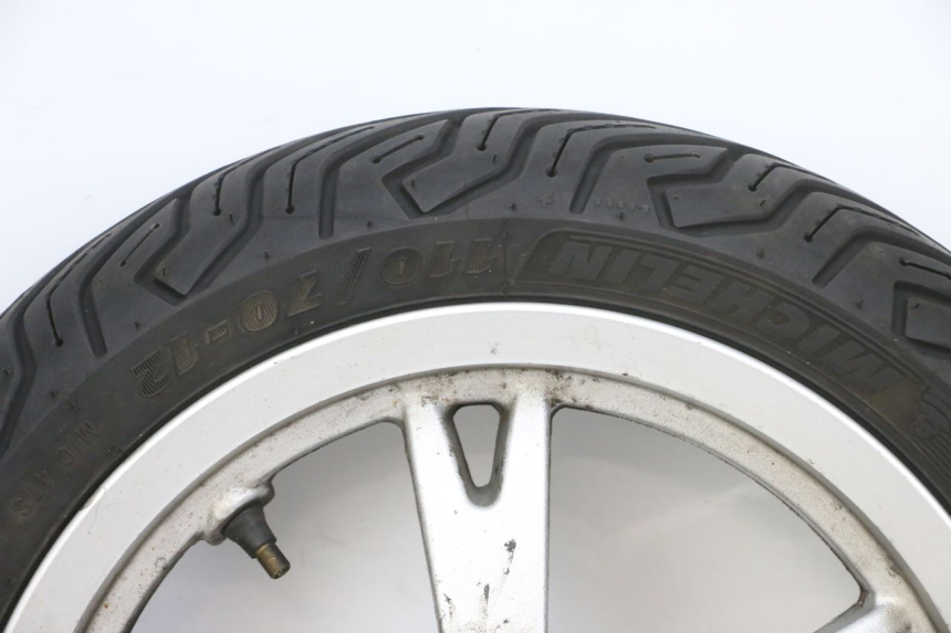 photo de CERCHIO ANTERIORE E PNEUMATICO PEUGEOT KISBEE 4T 50 (2010 - 2017)