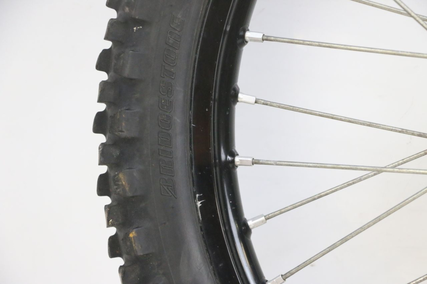 photo de CERCHIO ANTERIORE E PNEUMATICO KAWASAKI KXF KX-F 250 (2017 - 2019) - Ispezione visiva dettagliata