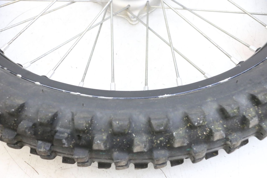 photo de CERCHIO ANTERIORE E PNEUMATICO KAWASAKI KXF KX-F 250 (2017 - 2019) - Primo piano tecnico