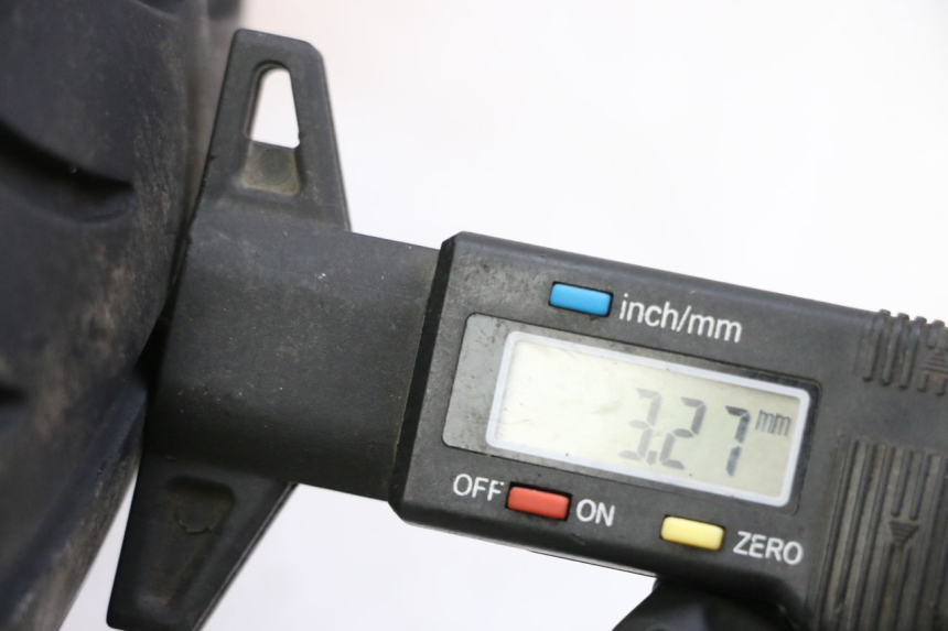 photo de CERCHIO ANTERIORE E PNEUMATICO KYMCO XCITING 500 (2007 - 2010)
