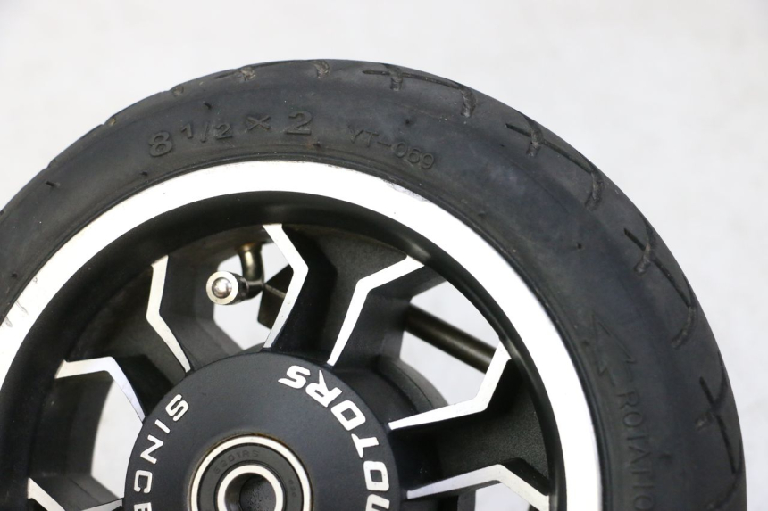 photo de CERCHIO ANTERIORE E PNEUMATICO DUALTRON MINI SPECIAL 1