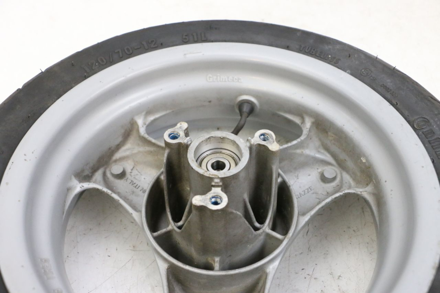 photo de CERCHIO ANTERIORE E PNEUMATICO YAMAHA NEO'S NEOS 2T 50 (1998 - 2007) - Stato della superficie e materiale