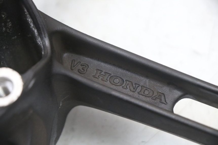 photo de CERCHIO ANTERIORE E PNEUMATICO HONDA PCX (JF57/JF64) 125 (2014 - 2018)