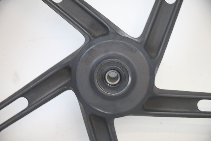 photo de CERCHIO ANTERIORE E PNEUMATICO HONDA PCX (JF57/JF64) 125 (2014 - 2018)