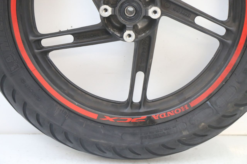 photo de CERCHIO ANTERIORE E PNEUMATICO HONDA PCX (JF57/JF64) 125 (2014 - 2018)