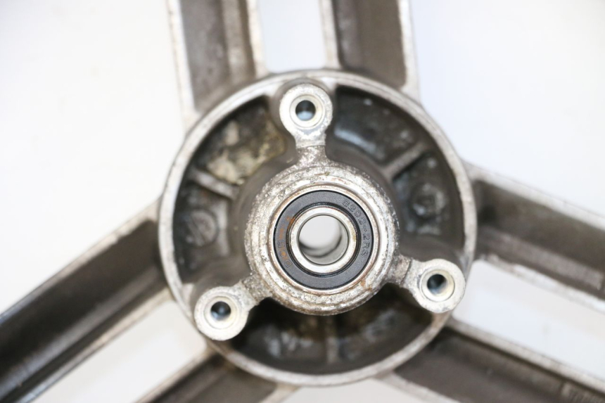 photo de CERCHIO ANTERIORE E PNEUMATICO PEUGEOT LUDIX 50 (2008 - 2017)