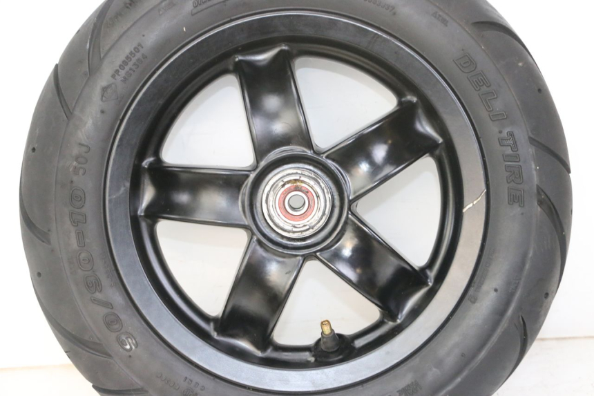 photo de CERCHIO ANTERIORE E PNEUMATICO PIAGGIO ZIP 4T 50 (2018 - 2020)