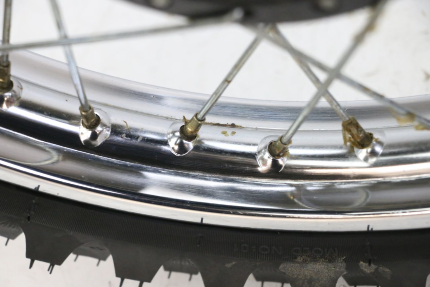 photo de CERCHIO ANTERIORE E PNEUMATICO YAMAHA PW 80 (1983 - 2014)