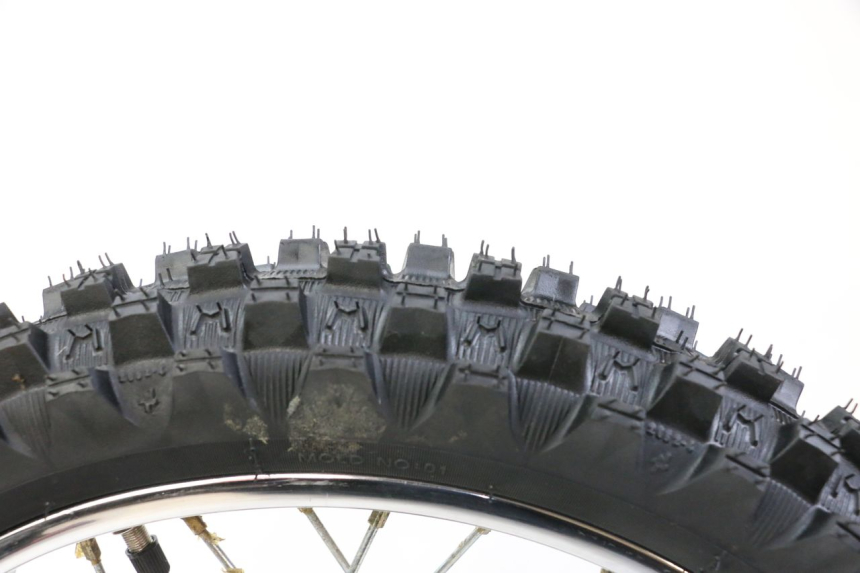 photo de CERCHIO ANTERIORE E PNEUMATICO YAMAHA PW 80 (1983 - 2014)