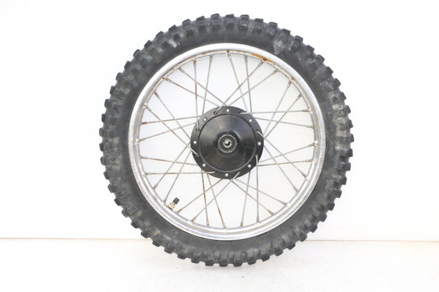 photo de CERCHIO ANTERIORE E PNEUMATICO YAMAHA PW 80 (1983 - 2014)