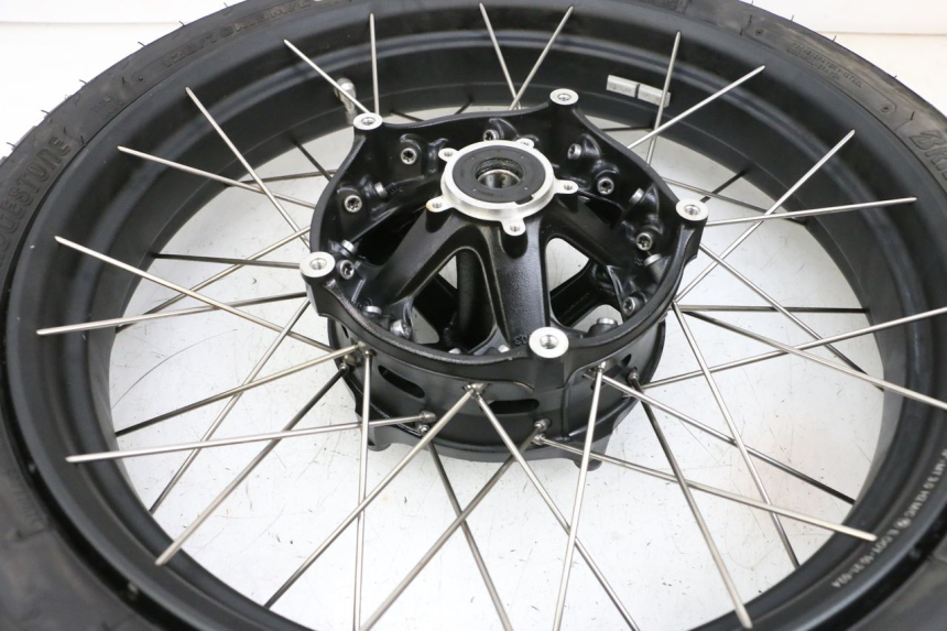 photo de CERCHIO ANTERIORE E PNEUMATICO BMW R GS 1250 (2021 - 2024) - Ricambio usato controllato