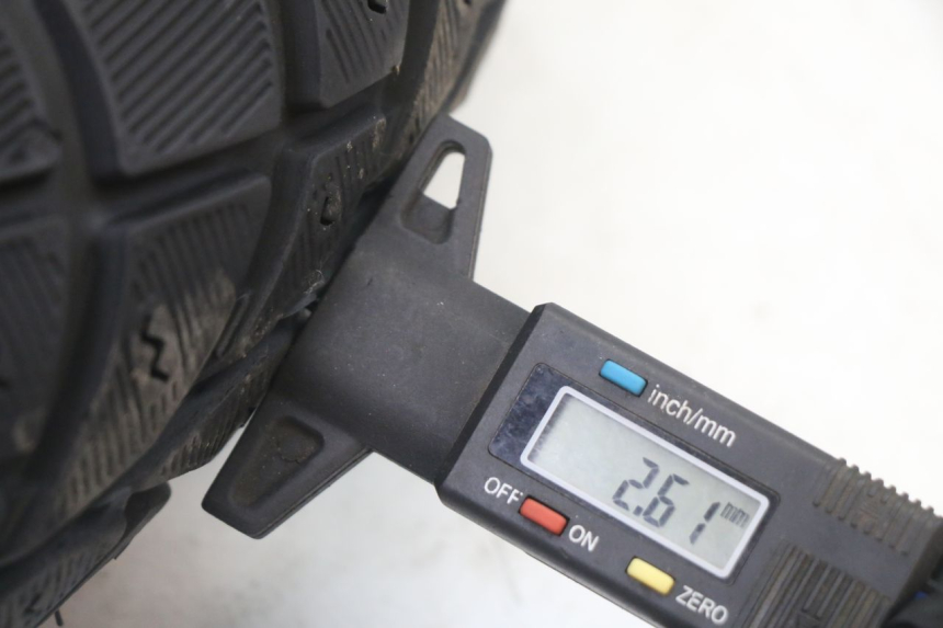 photo de CERCHIO ANTERIORE E PNEUMATICO APRILIA SCARABEO GT TOURING 125 (1999 - 2005)