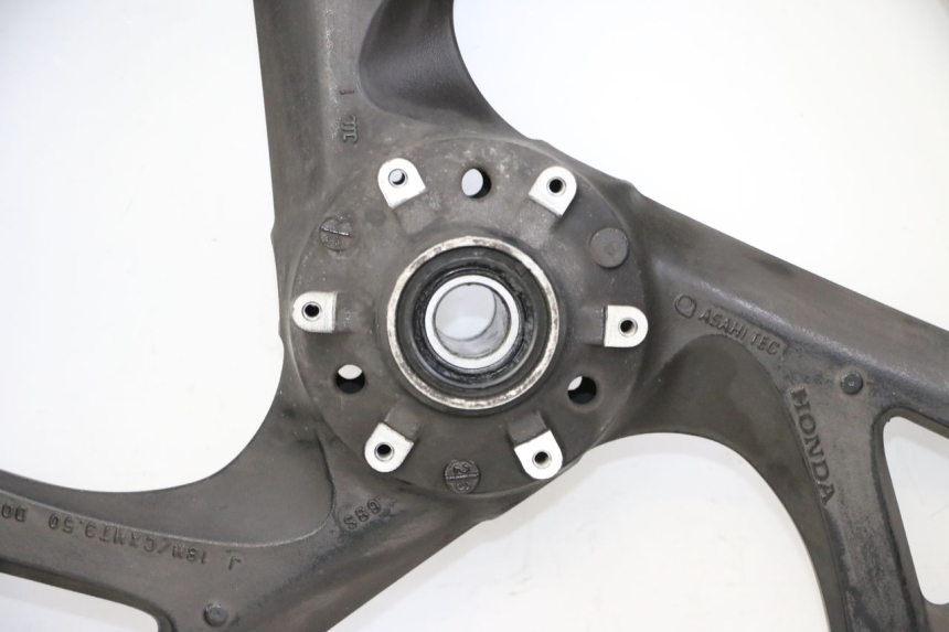 photo de CERCHIO ANTERIORE E PNEUMATICO HONDA ST PAN EUROPEAN 1300 (2002 - 2013)
