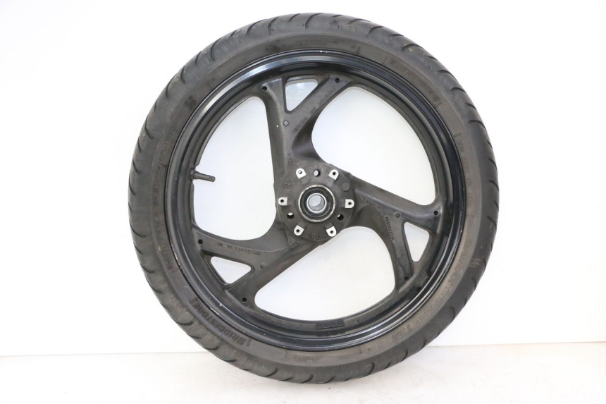 photo de CERCHIO ANTERIORE E PNEUMATICO HONDA ST PAN EUROPEAN 1300 (2002 - 2013)