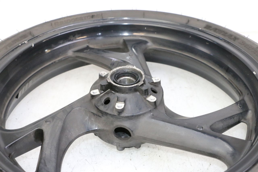 photo de CERCHIO ANTERIORE E PNEUMATICO HONDA ST PAN EUROPEAN 1300 (2002 - 2013)