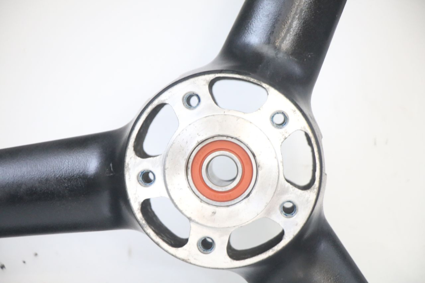 photo de CERCHIO ANTERIORE E PNEUMATICO SUZUKI GSF S BANDIT 600 (2000 - 2004)
