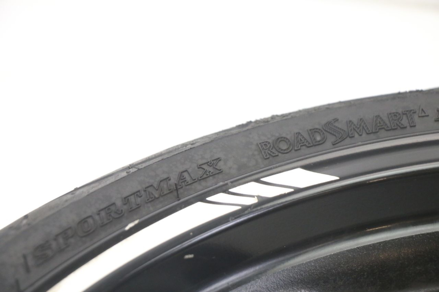 photo de CERCHIO ANTERIORE E PNEUMATICO SUZUKI GSF S BANDIT 600 (2000 - 2004)