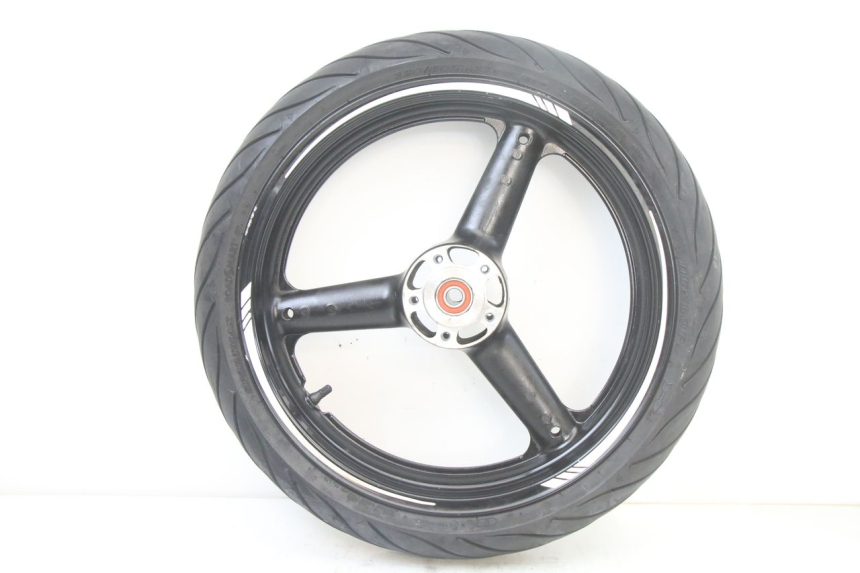 photo de CERCHIO ANTERIORE E PNEUMATICO SUZUKI GSF S BANDIT 600 (2000 - 2004)