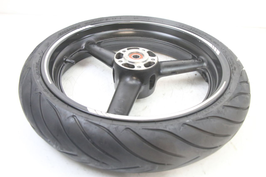 photo de CERCHIO ANTERIORE E PNEUMATICO SUZUKI GSF S BANDIT 600 (2000 - 2004)