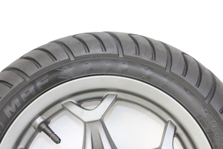 photo de CERCHIO ANTERIORE E PNEUMATICO APRILIA SXR 50 (2021 - 2023)
