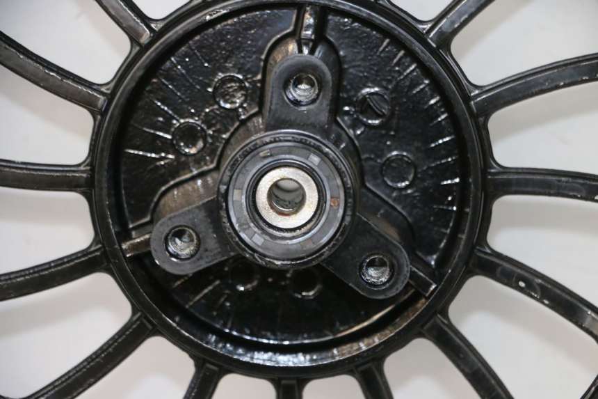 photo de CERCHIO ANTERIORE E PNEUMATICO NECO TEMPO 4T 50 (2022 - 2026) - Zoom sui componenti