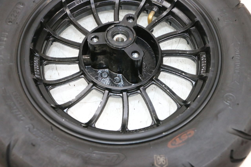 photo de CERCHIO ANTERIORE E PNEUMATICO NECO TEMPO 4T 50 (2022 - 2026) - Zoom sullo stato d'uso