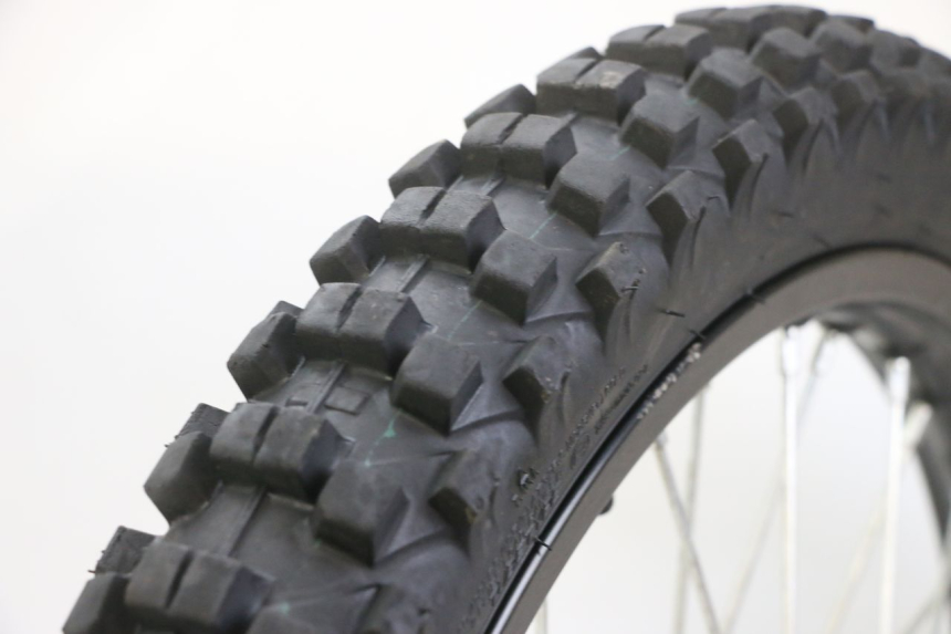 photo de CERCHIO ANTERIORE E PNEUMATICO SMALL MX THUNDER 250