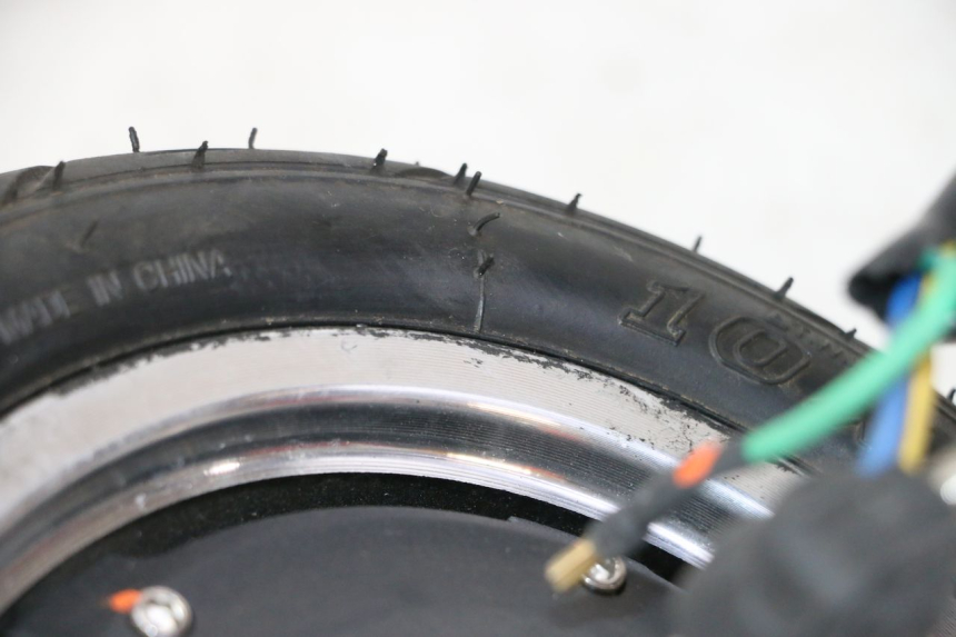photo de CERCHIO ANTERIORE E PNEUMATICO DUALTRON VICTOR LIMITED 1