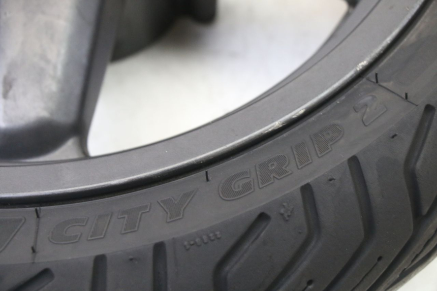 photo de CERCHIO ANTERIORE E PNEUMATICO YAMAHA X-MAX XMAX 125 (2010 - 2014)