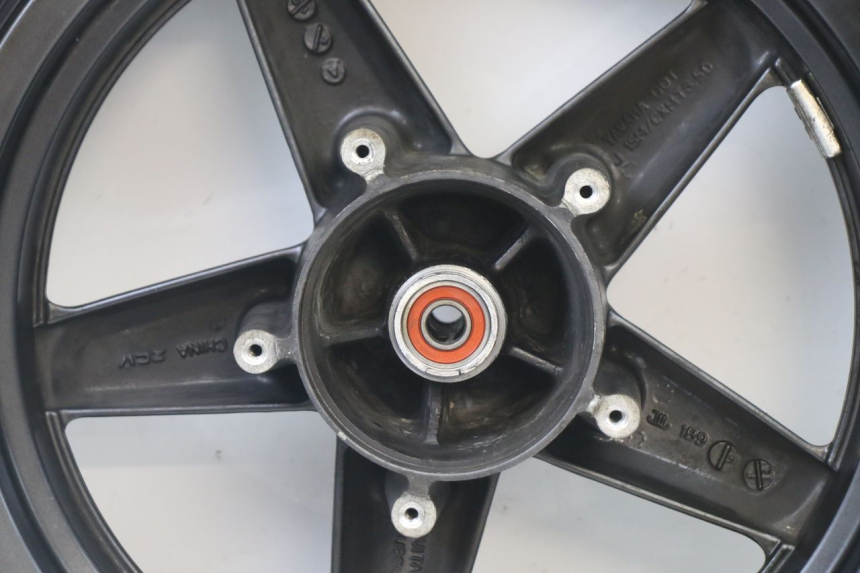 photo de CERCHIO ANTERIORE E PNEUMATICO YAMAHA X-MAX XMAX 125 (2010 - 2014)