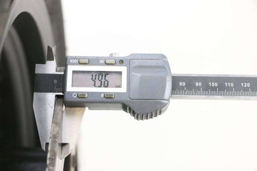 photo de CERCHIO ANTERIORE E PNEUMATICO PIAGGIO XEVO - X EVO 125 (2007 - 2016) - Altra angolazione