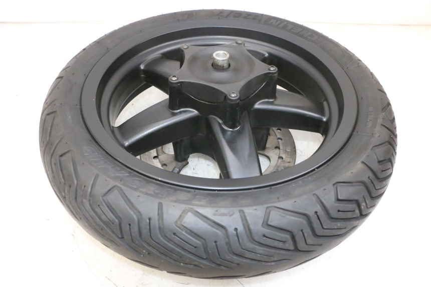 photo de CERCHIO ANTERIORE E PNEUMATICO PIAGGIO XEVO - X EVO 125 (2007 - 2016) - Dettagli dei punti di fissaggio