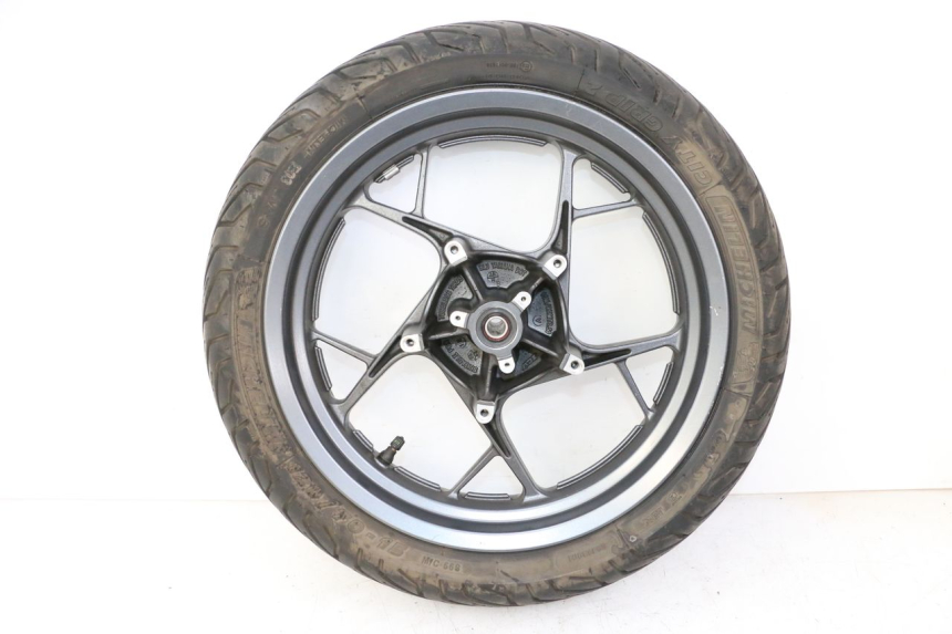 photo de CERCHIO ANTERIORE E PNEUMATICO YAMAHA XMAX X-MAX 125 (2021 - 2025)