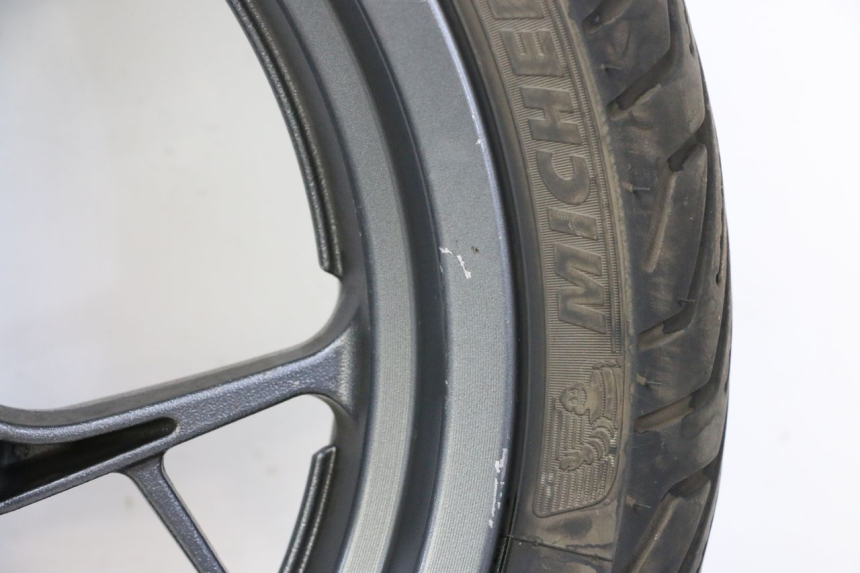 photo de CERCHIO ANTERIORE E PNEUMATICO YAMAHA XMAX X-MAX 125 (2021 - 2025)