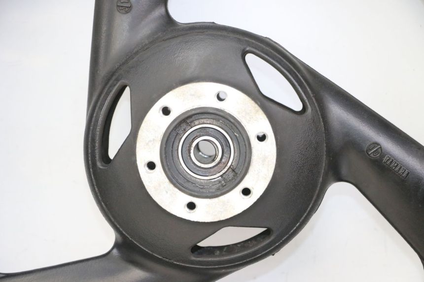 photo de CERCHIO ANTERIORE E PNEUMATICO YAMAHA FZS FAZER 600 (2001 - 2003)