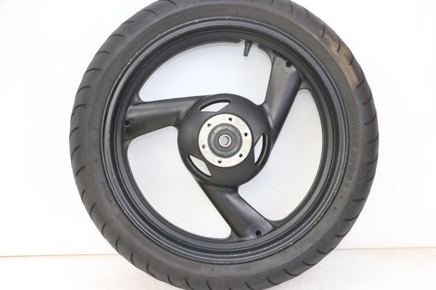 photo de CERCHIO ANTERIORE E PNEUMATICO YAMAHA FZS FAZER 600 (2001 - 2003)