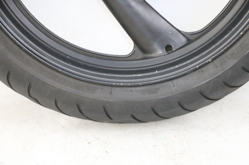 photo de CERCHIO ANTERIORE E PNEUMATICO YAMAHA FZS FAZER 600 (2001 - 2003)