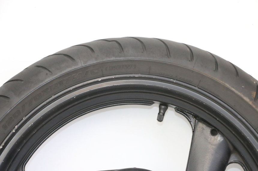photo de CERCHIO ANTERIORE E PNEUMATICO YAMAHA FZS FAZER 600 (2001 - 2003)