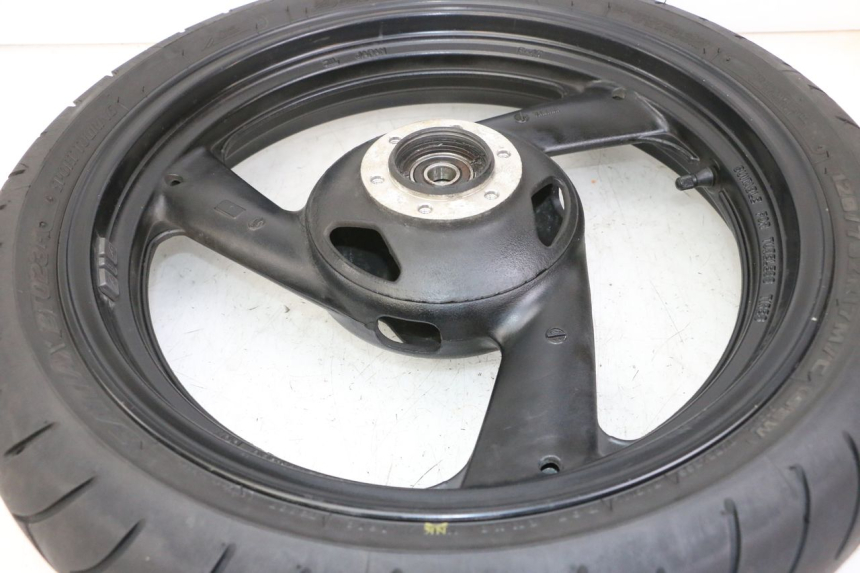 photo de CERCHIO ANTERIORE E PNEUMATICO YAMAHA FZS FAZER 600 (2001 - 2003)
