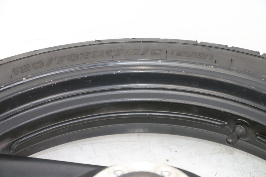 photo de CERCHIO ANTERIORE E PNEUMATICO YAMAHA FZS FAZER 600 (2001 - 2003)