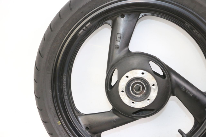 photo de CERCHIO ANTERIORE E PNEUMATICO YAMAHA FZS FAZER 600 (2001 - 2003)
