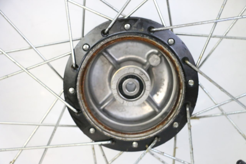 photo de CERCHIO ANTERIORE E PNEUMATICO YAMAHA PW 80 (1983 - 2014)