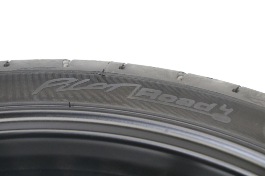 photo de CERCHIO ANTERIORE E PNEUMATICO YAMAHA TRACER 7 700 (2020 - 2024)