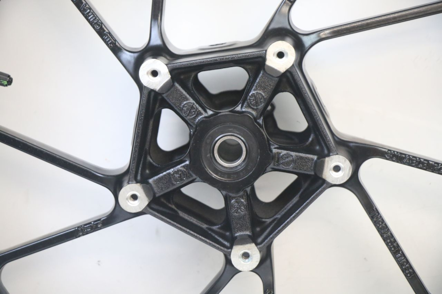 photo de CERCHIO ANTERIORE E PNEUMATICO YAMAHA TRACER 7 700 (2020 - 2024)