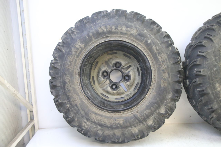 photo de CERCHIO ANTERIORE E PNEUMATICO YAMAHA YFM BRUIN 350 (2003 - 2009)