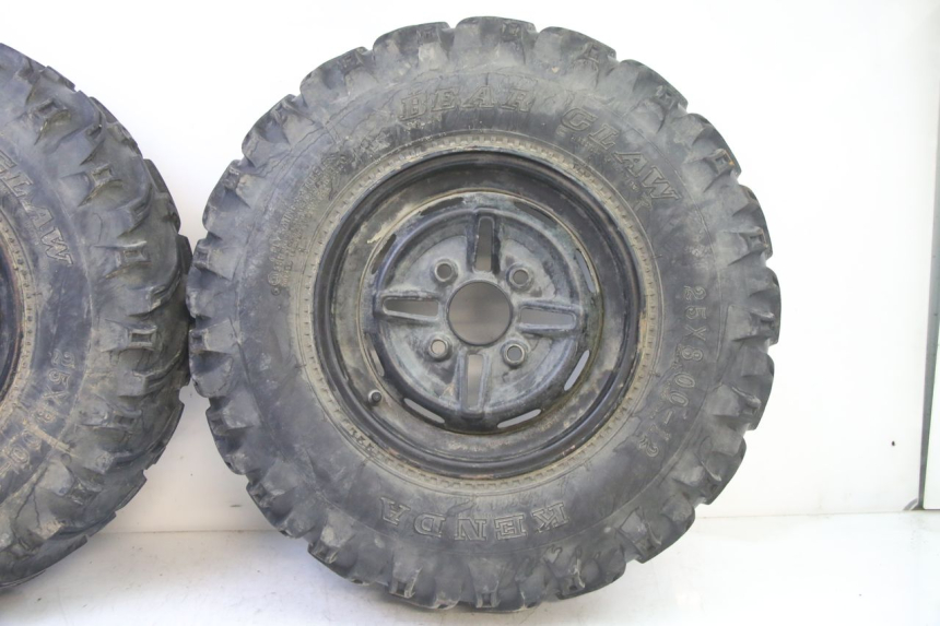 photo de CERCHIO ANTERIORE E PNEUMATICO YAMAHA YFM BRUIN 350 (2003 - 2009)