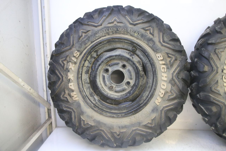 photo de CERCHIO ANTERIORE E PNEUMATICO YAMAHA YFM GRIZZLY 550 (2008 - 2015)